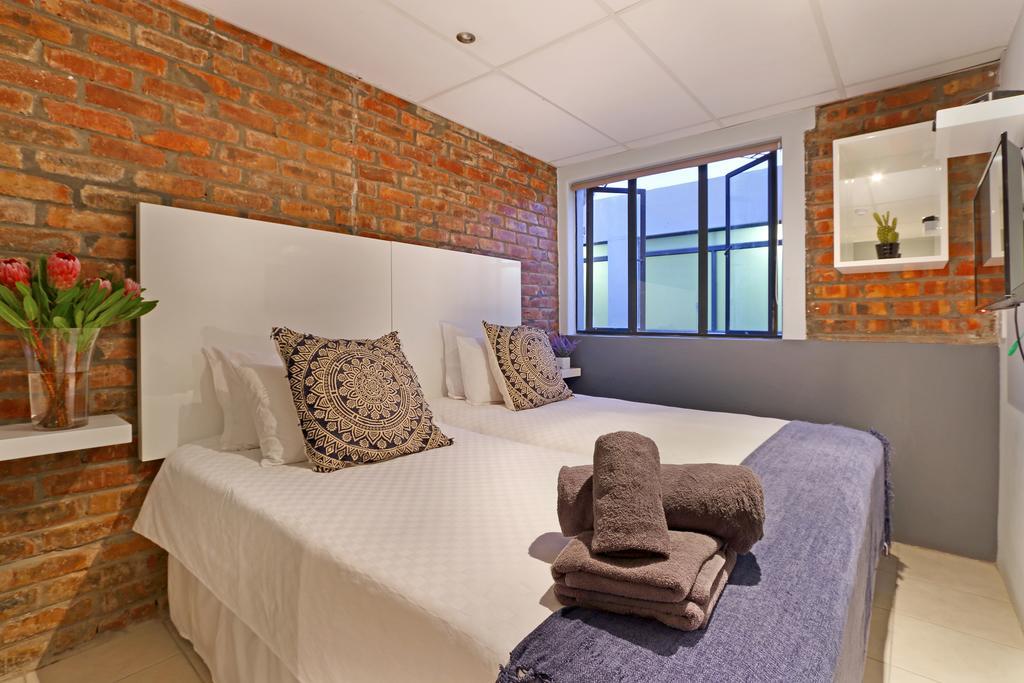 Happy Rhino Hotel Cape Town Exterior photo