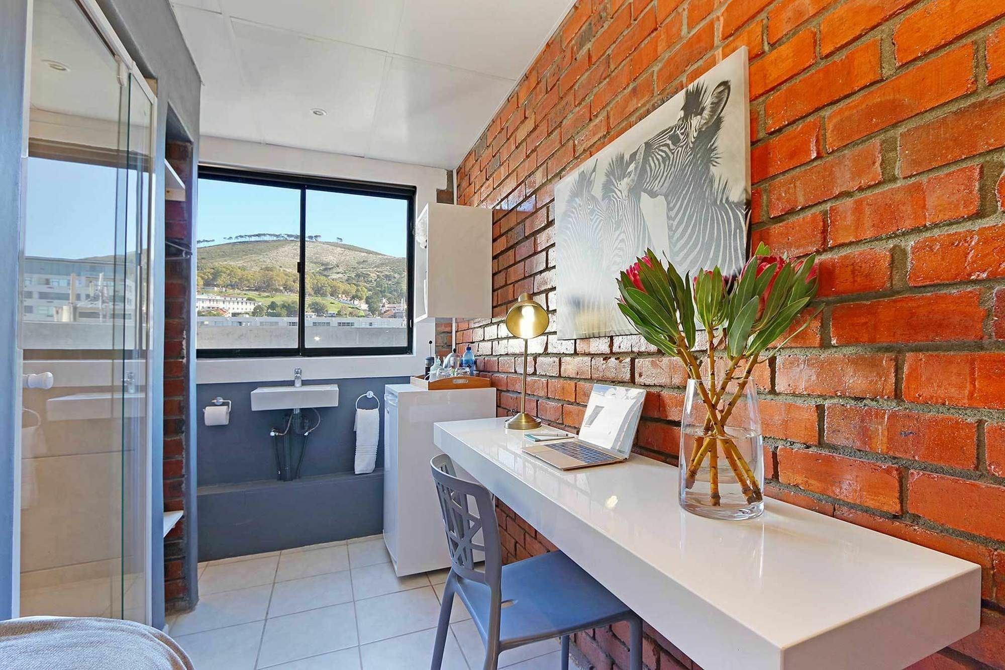 Happy Rhino Hotel Cape Town Exterior photo